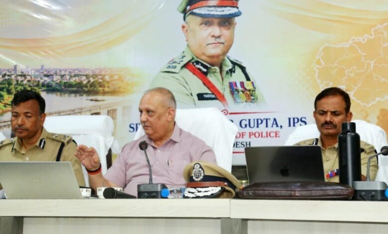 डीजीपी ने कर्मियों को स्थानीय निकाय चुनाव शांति एवं निष्पक्षता से कराने के दिए निर्देश