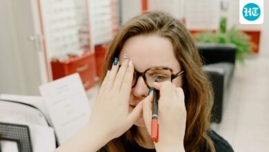 An ophthalmologist explains the dangers of frequent eye rubbing. (Pexel)