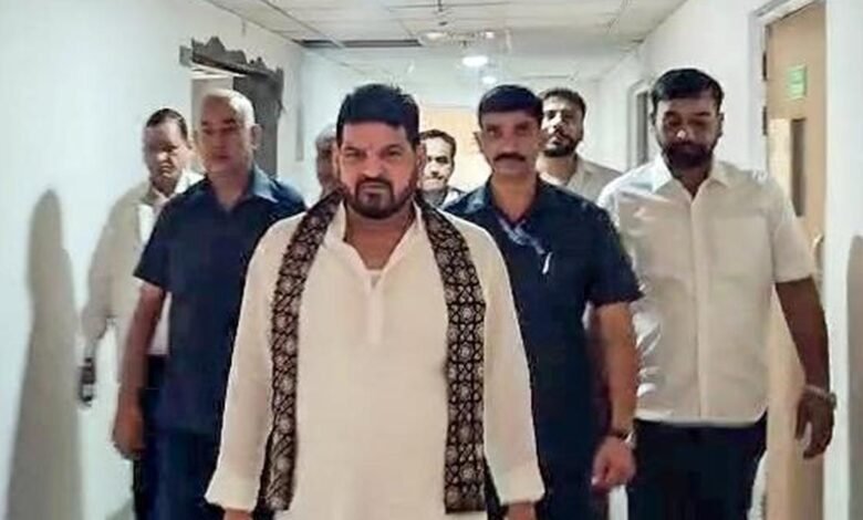 दिल्ली कोर्ट ने ब्रज भूषण को जमानत के खिलाफ जवाब देने का समय दिया
