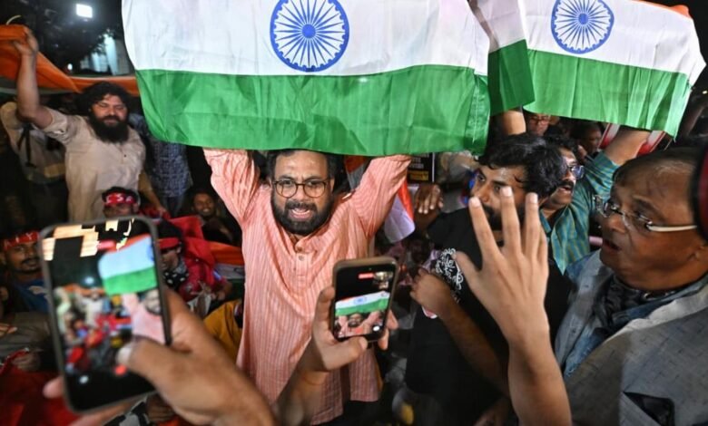 CJP का तिरंगा विरोध प्रदर्शन: जॉन ब्रिट्टास समेत 100 प्रदर्शनकारी सेंटरल पार्क पहुंचे, दीपक और नेहा गिरफ्तार