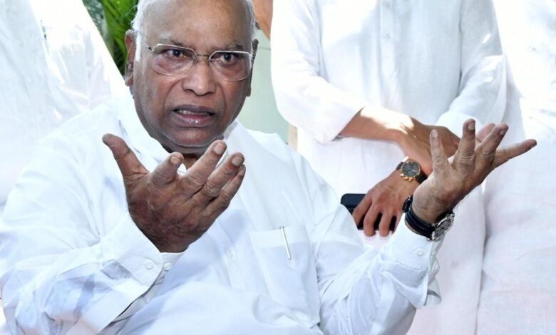 कांग्रेस का वोट चोरी के खिलाफ अभियान, SIR में हटाए गए मतदाताओं को पुनःनामांकन का प्रयास