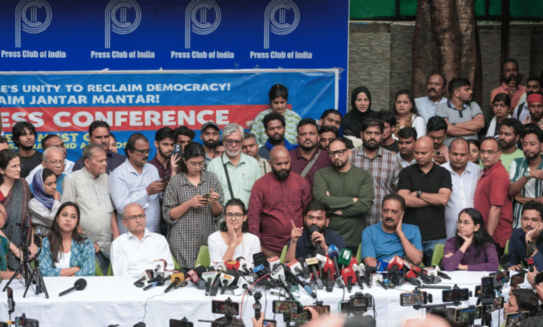 Dipke, Neha Bora, Sibal की प्रेस कॉन्फ्रेंस में SIR में चुनावी गड़बड़ी और विरोध प्रदर्शन पर चर्चा
