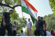 ECI ने विपक्षी सांसदों की संसद की अनेक्स में बैठक की मांग को बताया प्रोटोकॉल के खिलाफ