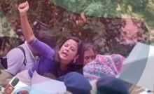 महुआ मोइत्रा के दफ़्तर पर फेंके गए अंडे, क्या है पूरा मामला