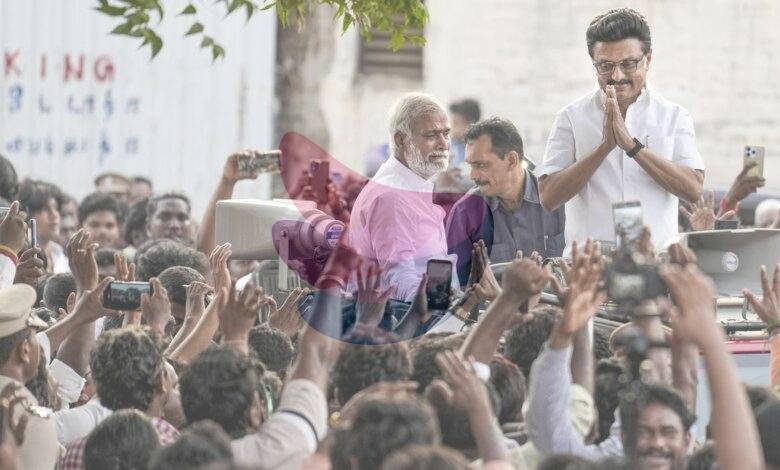 Stalin accorded rousing reception in Kolathur