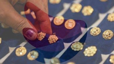 Gold falls on stronger dollar amid renewed U.S.-Iran tensions