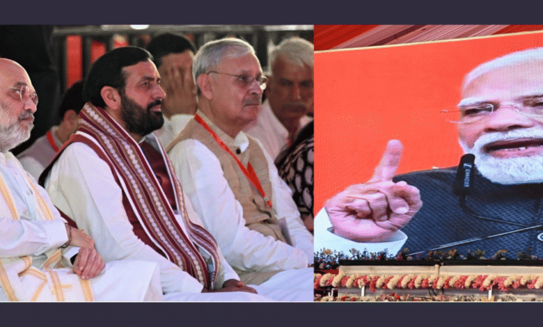 BJP ने मनाया पीएम मोदी के 25 वर्षों के कार्यकाल का जश्न