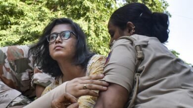 AISA का आरोप: नेहा बोरा को दिल्ली पुलिस ने अनधिकृत वाहन में उठाया गया