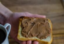 The protein and fibre content of peanuts makes you feel full for longer, and prevents frequent snacking. (Shutterstock)