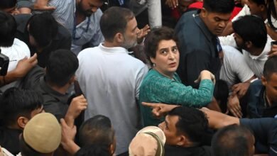 लोकसभा के विपक्ष नेता राहुल गांधी और प्रियंका गांधी के खिलाफ पुलिस पर हमले और वाहन तोड़फोड़ के मामले में नई FIR