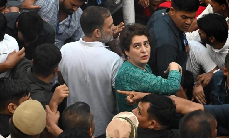 लोकसभा के विपक्ष नेता राहुल गांधी और प्रियंका गांधी के खिलाफ पुलिस पर हमले और वाहन तोड़फोड़ के मामले में नई FIR